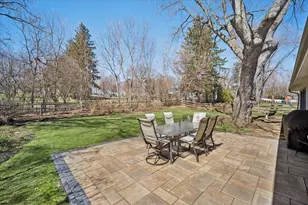 122 Williamsburg Dr, Bartlett, IL 60103 - Photo 25