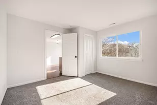 1428 Meadowsedge Ln, Carpentersville, IL 60110 - Photo 9