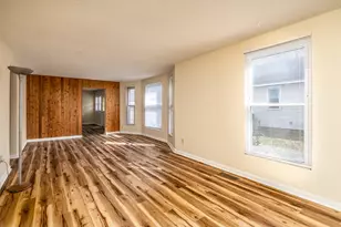 202 S Bush Ave, Hurst, IL 62949 - Photo 5