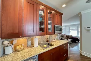 1406 W Cornelia Ave, Chicago, IL 60657 - Photo 9