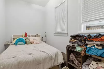 1337 W Barry Avenue, Chicago, IL 60657 - Photo 5