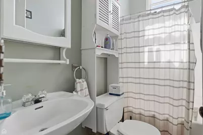 1337 W Barry Avenue, Chicago, IL 60657 - Photo 33