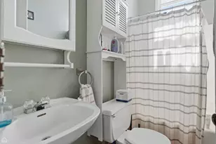 1337 W Barry Ave, Chicago, IL 60657 - Photo 33