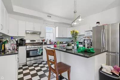 1337 W Barry Avenue, Chicago, IL 60657 - Photo 19