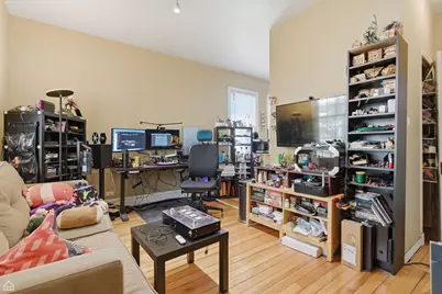 1337 W Barry Avenue, Chicago, IL 60657 - Photo 9