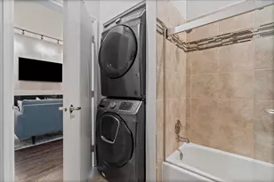 1448 N Orleans St, Chicago, IL 60610 - Photo 21