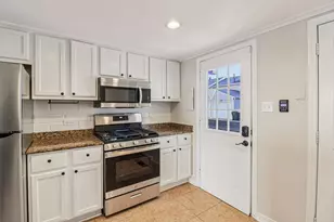 452 Meadow Green Ln, Round Lake Beach, IL 60073 - Photo 7