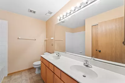 601 W Kristina Lane, Round Lake, IL 60073 - Photo 13