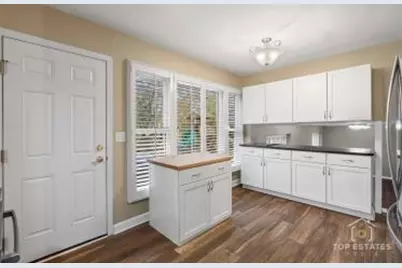 924 Thornton Lane, Buffalo Grove, IL 60089 - Photo 9