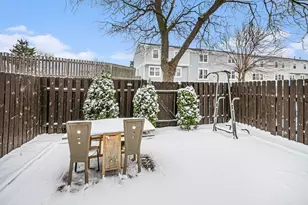 1921 Williamsburg Dr, Hoffman Estates, IL 60169 - Photo 9