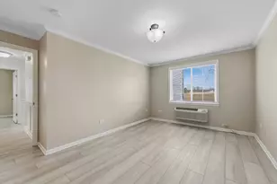 1009 Silverstone Dr, Carpentersville, IL 60110 - Photo 15