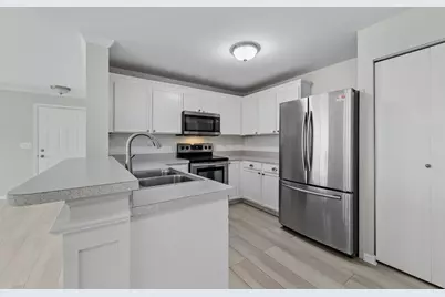 1009 Silverstone Drive #1009, Carpentersville, IL 60110 - Photo 7