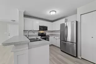 1009 Silverstone Dr, Carpentersville, IL 60110 - Photo 7