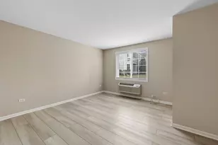 1009 Silverstone Dr, Carpentersville, IL 60110 - Photo 11