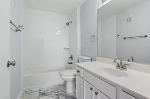 1009 Silverstone Dr, Carpentersville, IL 60110 - Photo 17