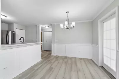 1009 Silverstone Drive #1009, Carpentersville, IL 60110 - Photo 5