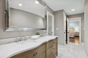 2041 Tremont Ct, Libertyville, IL 60048 - Photo 29