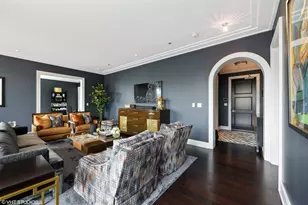 118 E Erie St, Chicago, IL 60611 - Photo 3