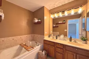 2266 Pembridge Dr, Lake in the Hills, IL 60156 - Photo 9