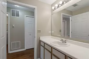 207 Norfolk Ct, Roselle, IL 60172 - Photo 13