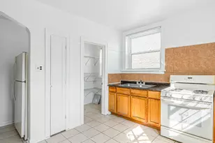 8227 S Maryland Ave, Chicago, IL 60619 - Photo 13