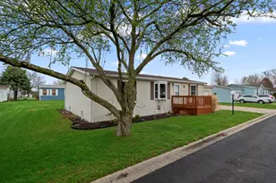 216 Meadowlark Ln, Sandwich, IL 60548 - Photo 3