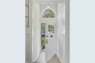 5611 S Kenwood Avenue, Chicago, IL 60637 - Photo 3