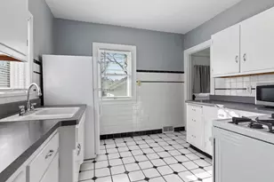 412 Welty Ave, Rockford, IL 61107 - Photo 5