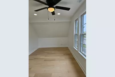 5402 N Mobile Avenue, Chicago, IL 60630 - Photo 15