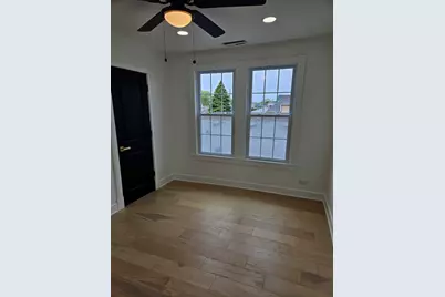 5402 N Mobile Avenue, Chicago, IL 60630 - Photo 17