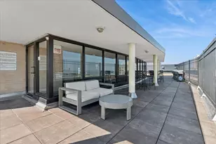 2930 N Sheridan Rd, Chicago, IL 60657 - Photo 15