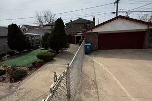 7445 W Winona St, Harwood Heights, IL 60706 - Photo 3