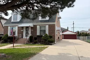 7445 W Winona St, Harwood Heights, IL 60706 - Photo 1