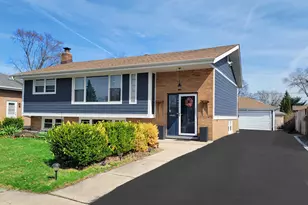 10817 S Oak Park Ave, Worth, IL 60482 - Photo 1