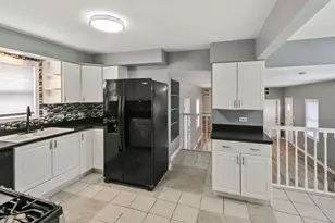 14500 Sawyer Ave, Midlothian, IL 60445 - Photo 3