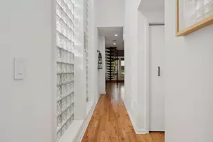 885 N Hermitage Ave, Chicago, IL 60622 - Photo 3