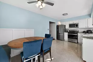 736 Cypress Ln, Carol Stream, IL 60188 - Photo 9