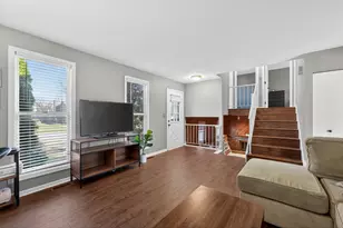 736 Cypress Ln, Carol Stream, IL 60188 - Photo 5