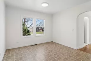 142 S Fremont St, Palatine, IL 60067 - Photo 5