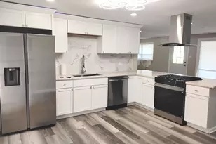 17829 Baker Ct, Country Club Hills, IL 60478 - Photo 5