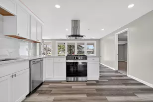 17829 Baker Ct, Country Club Hills, IL 60478 - Photo 3