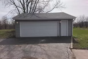 17829 Baker Ct, Country Club Hills, IL 60478 - Photo 15