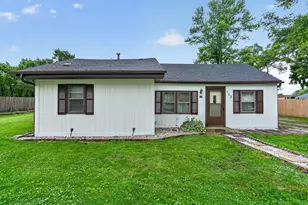 113 E North St, Braceville, IL 60407 - Photo 1