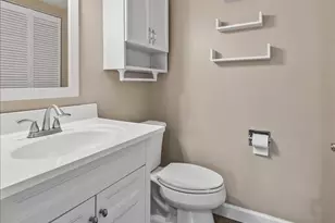 1633 Pebble Beach Cir, Elgin, IL 60123 - Photo 11