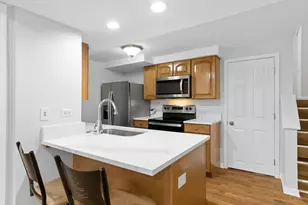 8824 Robin Dr, Des Plaines, IL 60016 - Photo 3