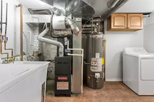 8824 Robin Dr, Des Plaines, IL 60016 - Photo 17