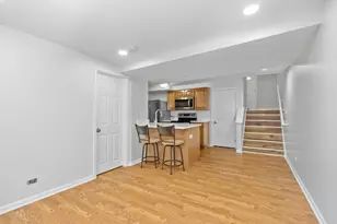 8824 Robin Dr, Des Plaines, IL 60016 - Photo 5