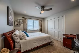 2805 Clara Ave, Aurora, IL 60502 - Photo 29