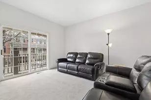 77 Lee Ct, Winfield, IL 60190 - Photo 3