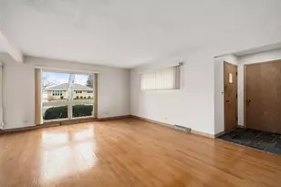 10909 Martindale Dr, Westchester, IL 60154 - Photo 5